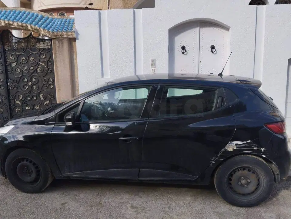 Renault Clio, photo 1 sur 4