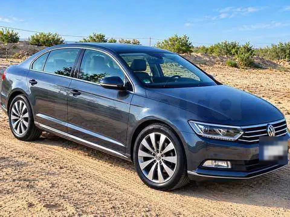Volkswagen Passat, photo 1 sur 6