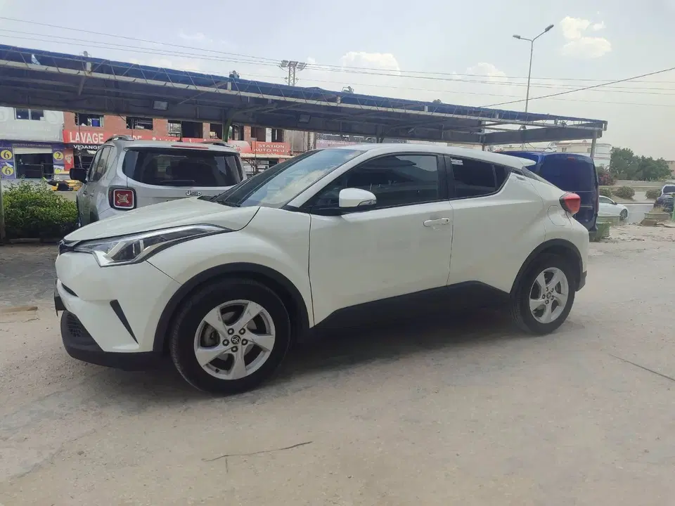 Toyota C-HR, photo 1 sur 6