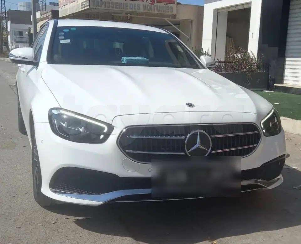 Mercedes-Benz Classe E, photo 1 sur 6