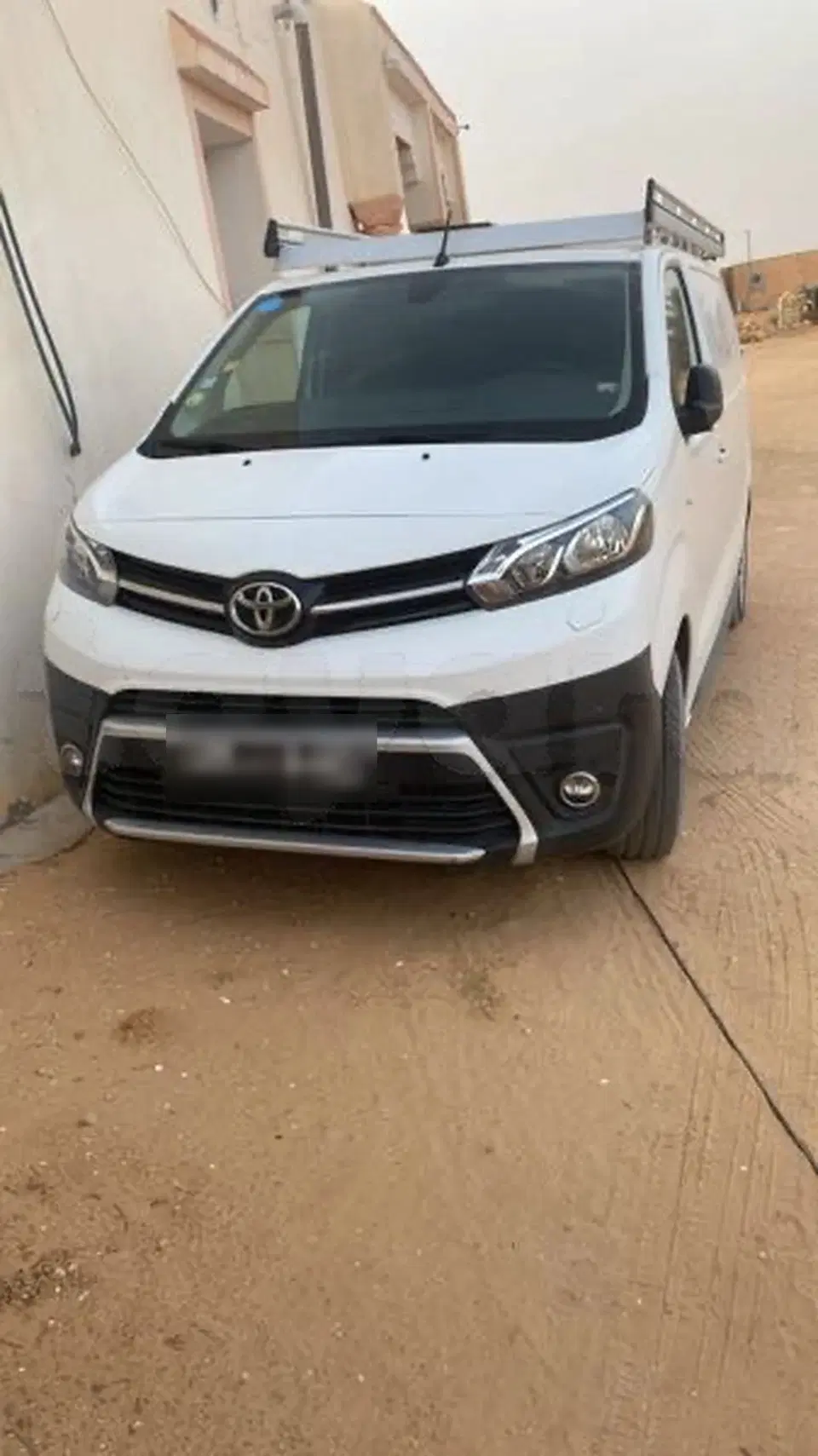 Toyota HiAce, photo 1 sur 6