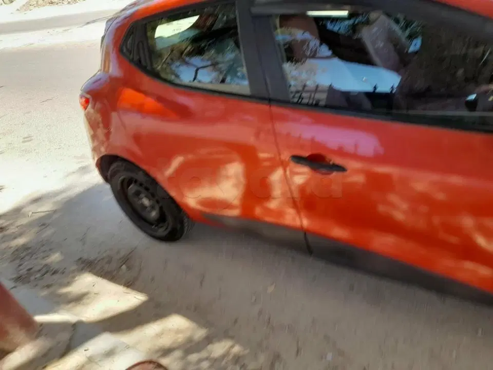Renault Clio, photo 1 sur 6