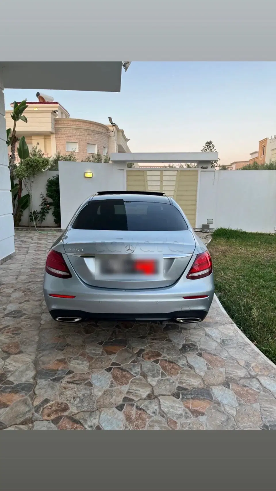 Mercedes-Benz Classe E, photo 1 sur 6
