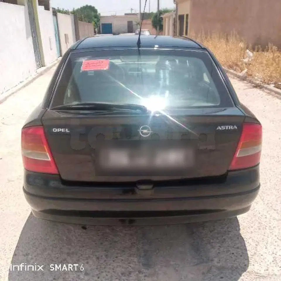 Opel Astra, photo 1 sur 4