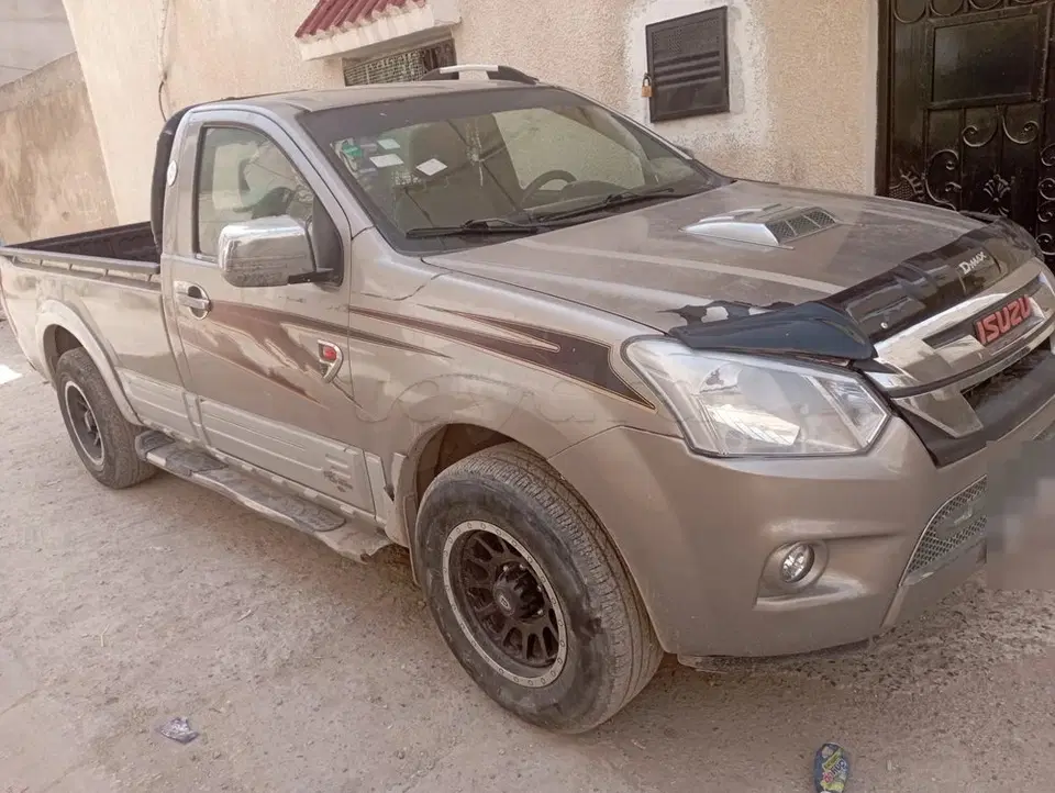 Isuzu D-Max, photo 1 sur 4