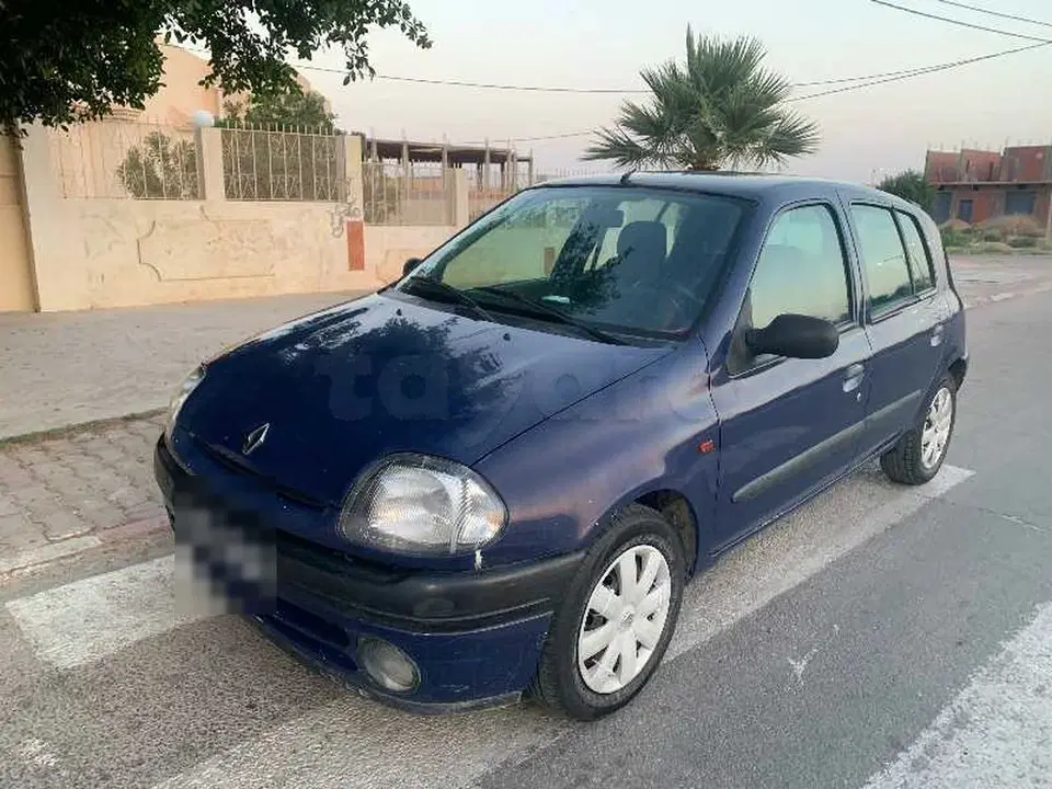 Renault Clio, photo 1 sur 6