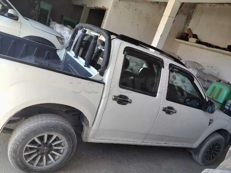 Isuzu D-Max, photo 1 sur 6