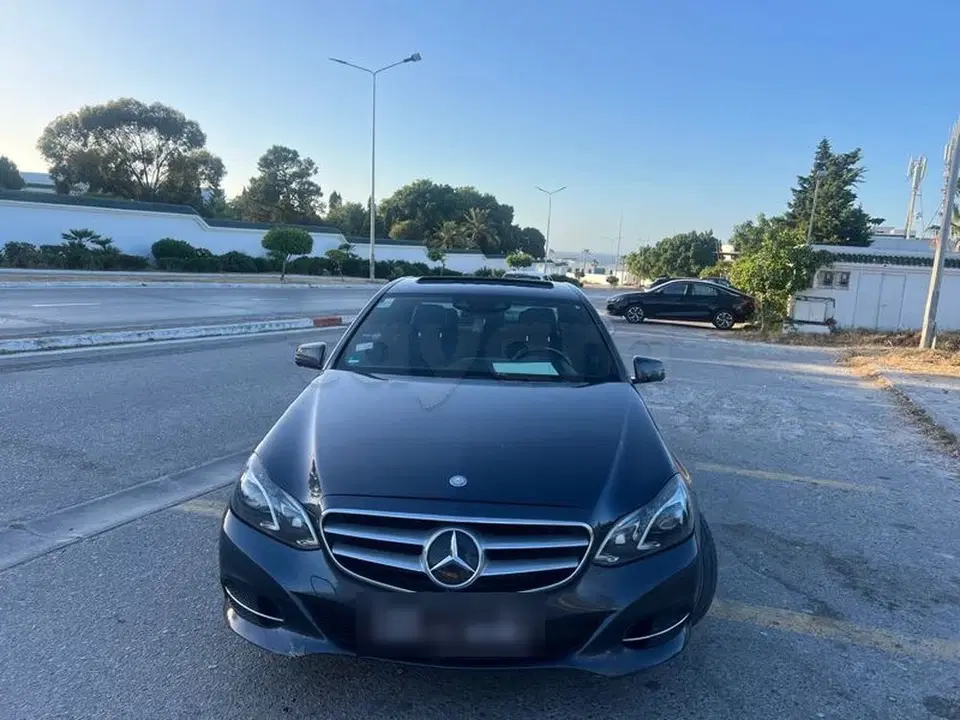 Mercedes-Benz Classe E, photo 1 sur 6